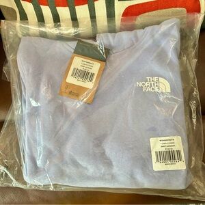 NEW The North Face Girls’ Camp Fleece Pullover Hoodie (M)